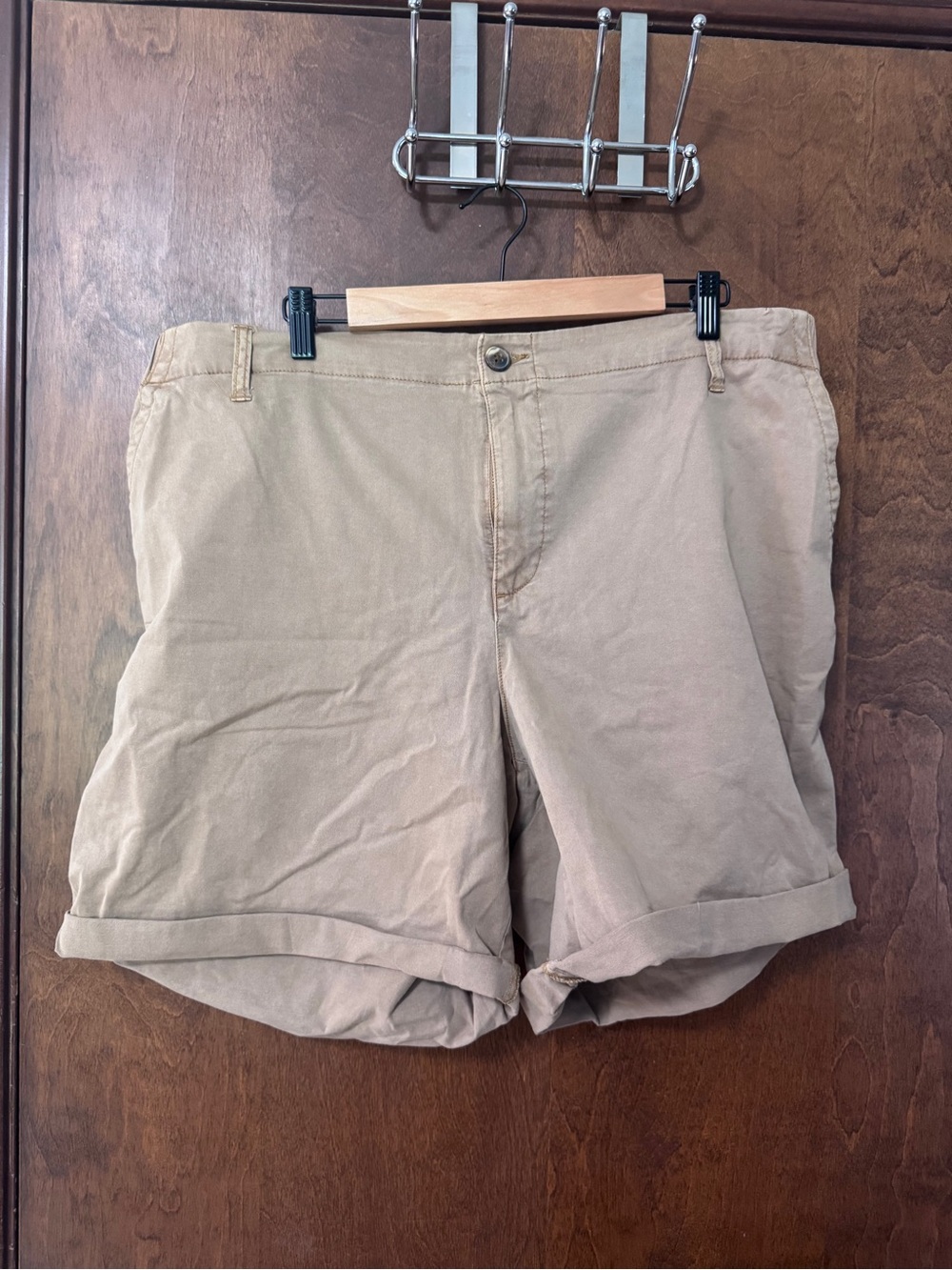 Old Navy Women's Flat Front elastic back  Rolled Hem Shorts - Tan